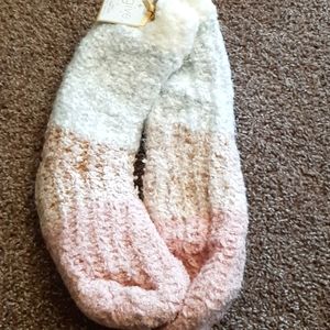 NWT Women's Pink, White, & Silver Fuzzy Slipper Socks w/ Grips, One Size